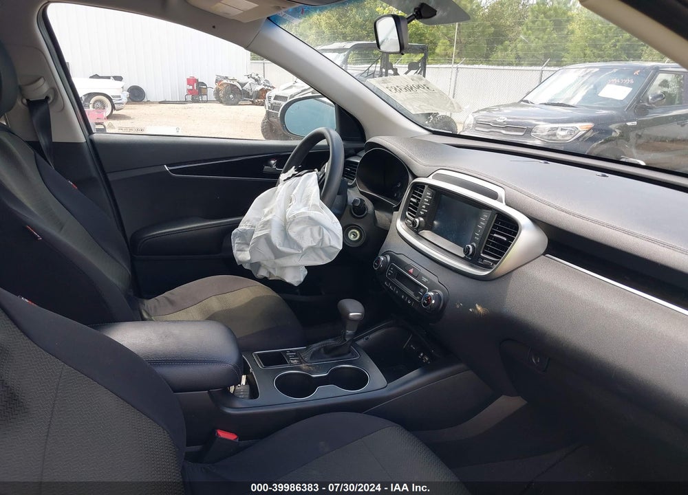 2019 KIA SORENTO 3.3L LX VIN: 5XYPGDA55KG508375