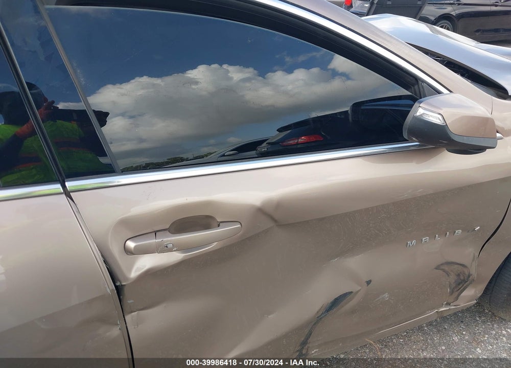 2018 CHEVROLET MALIBU LT VIN: 1G1ZD5ST3JF230512