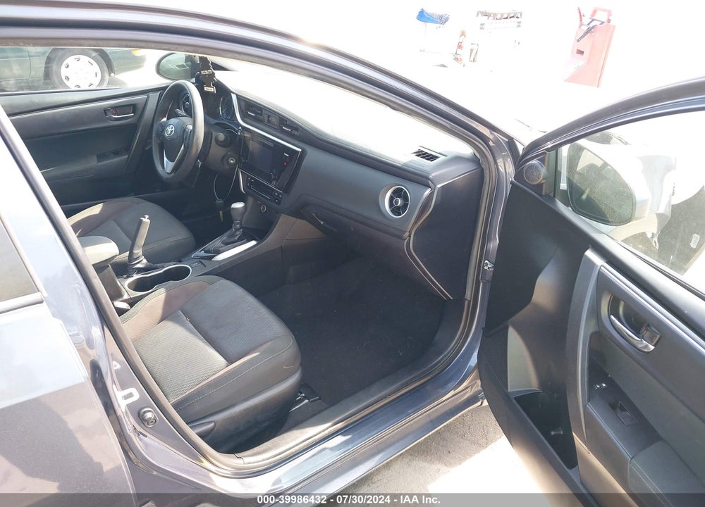 2017 TOYOTA COROLLA LE VIN: 5YFBURHE6HP655153