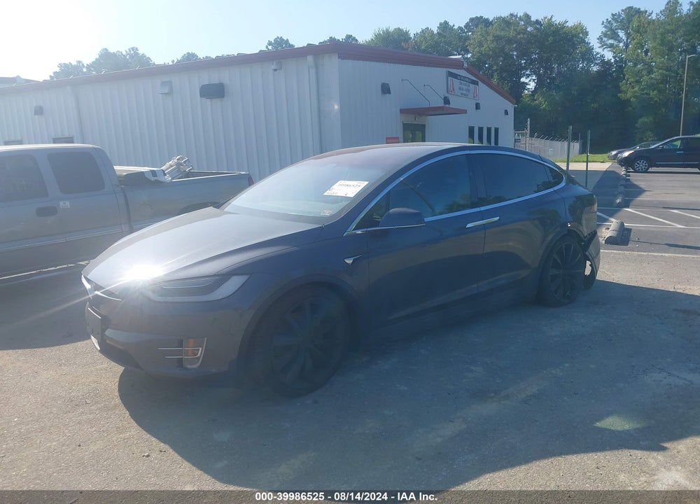 2018 TESLA MODEL X 100D/75D/P100D VIN: 5YJXCAE20JF136685