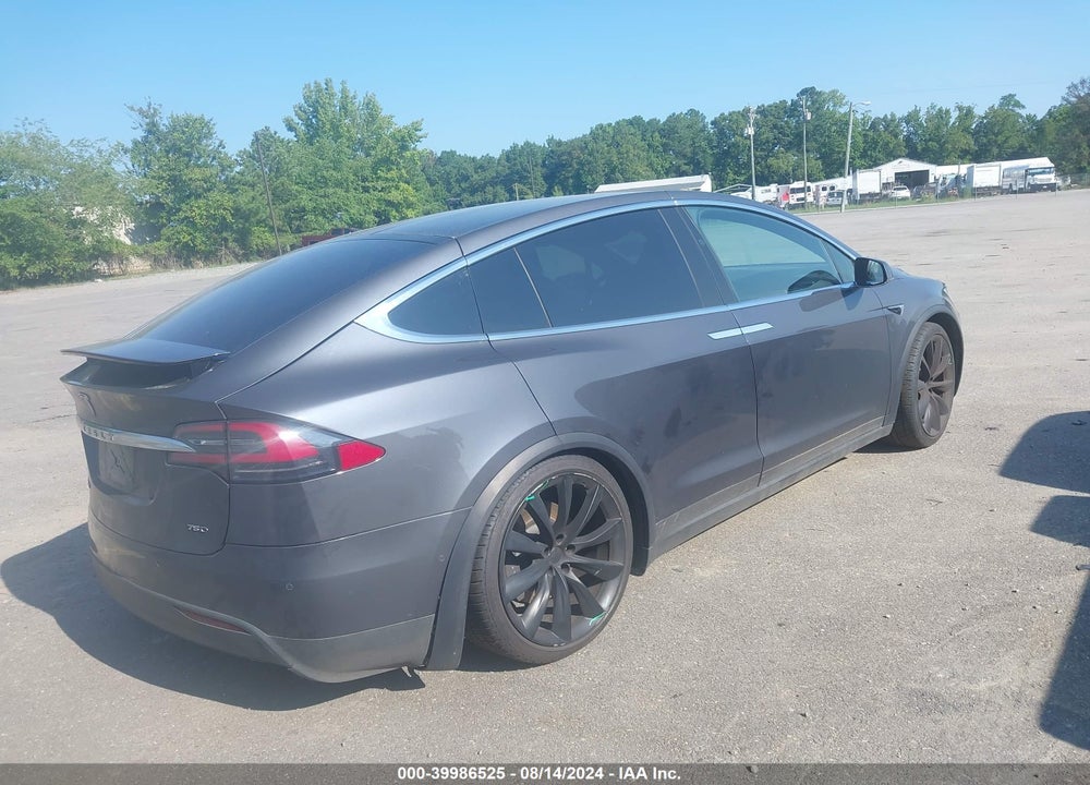 2018 TESLA MODEL X 100D/75D/P100D VIN: 5YJXCAE20JF136685