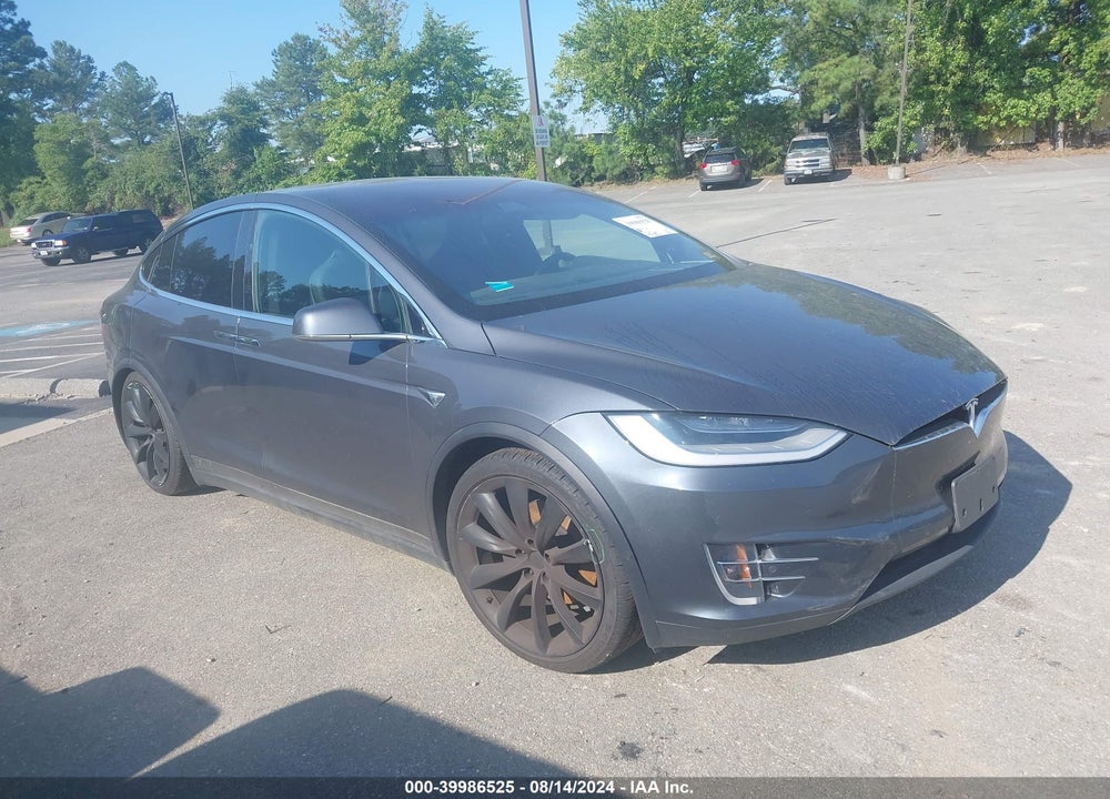 2018 TESLA MODEL X 100D/75D/P100D VIN: 5YJXCAE20JF136685