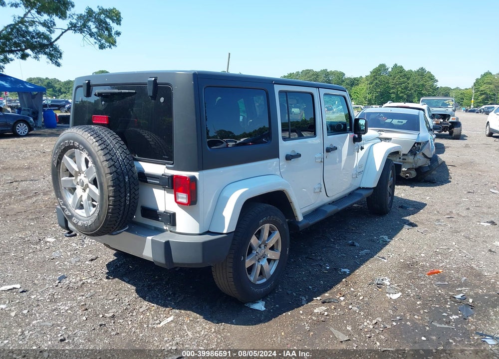 2015 JEEP WRANGLER UNLIMITED SAHARA VIN: 1C4BJWEG5FL612670