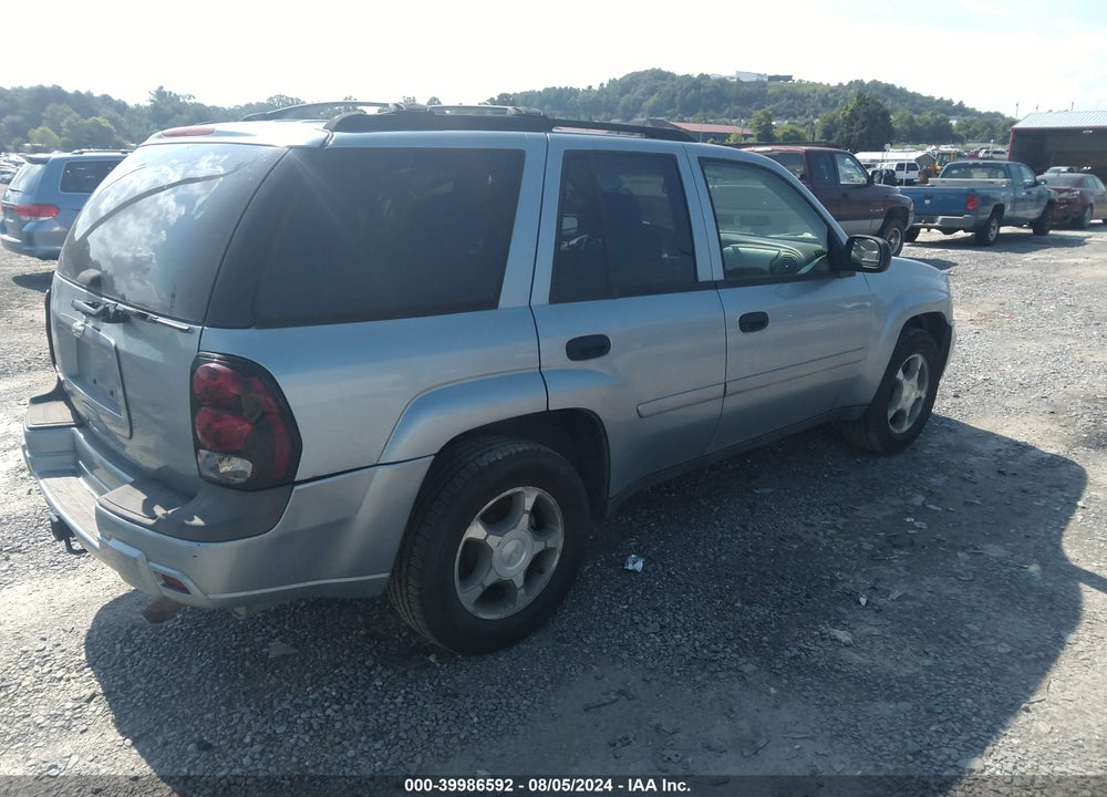 2006 CHEVROLET TRAILBLAZER LS VIN: 1GNDS13S662323567