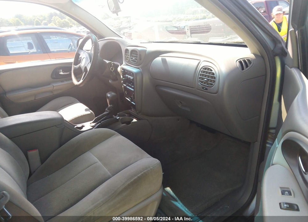 2006 CHEVROLET TRAILBLAZER LS VIN: 1GNDS13S662323567