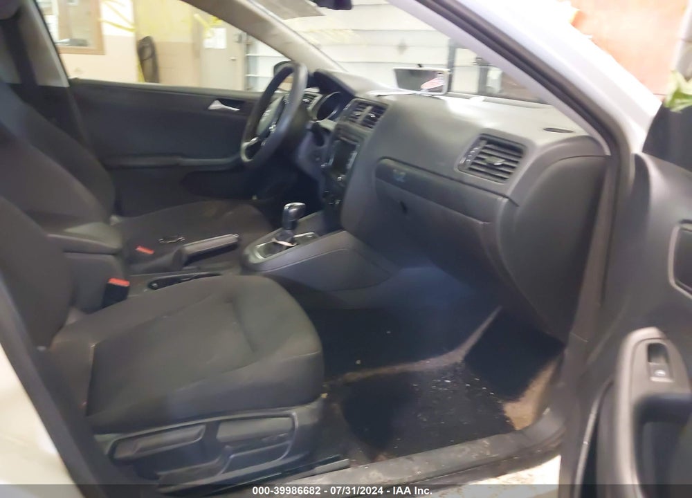 2015 VOLKSWAGEN JETTA 2.0L S VIN: 3VW2K7AJ5FM412453