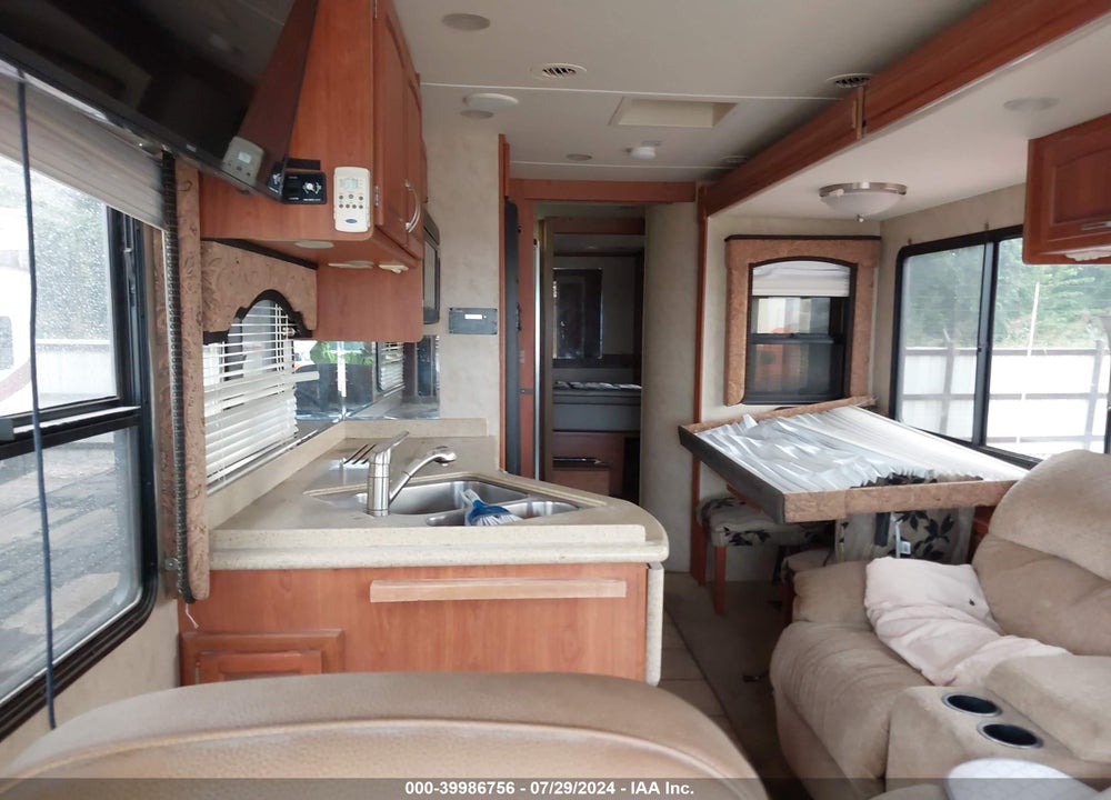 2009 ROADMASTER RAIL STRAIGHT RAIL VIN: 1RF3B326192049292