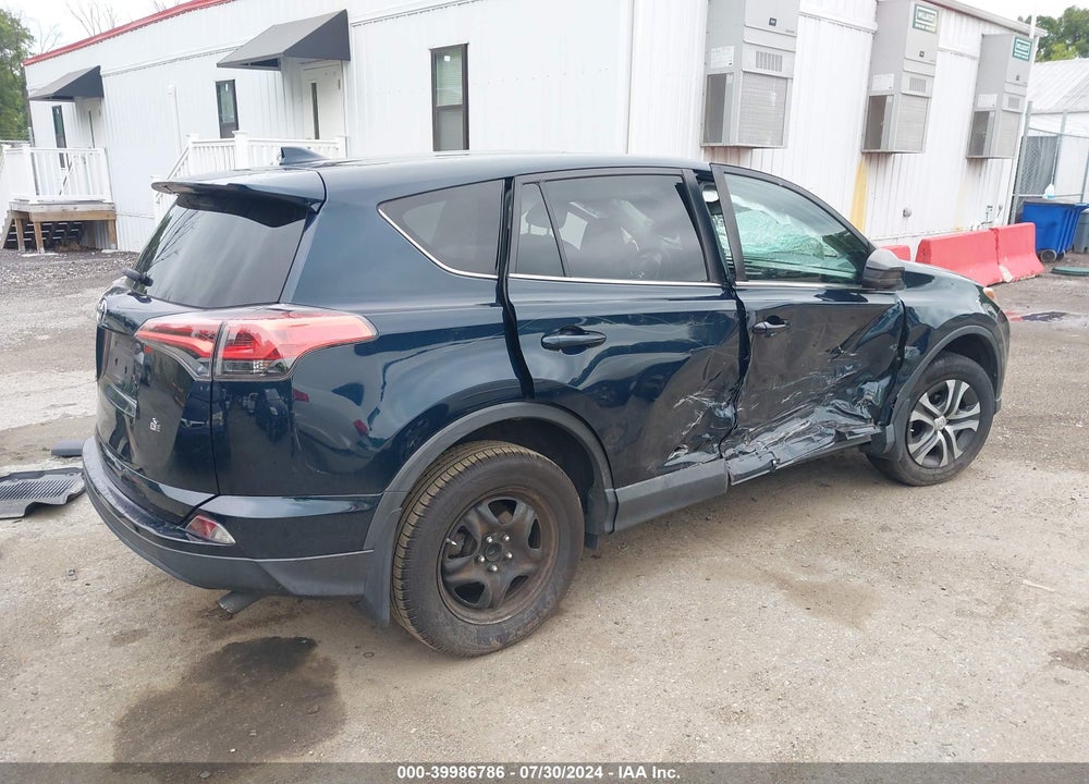 2018 TOYOTA RAV4 LE VIN: 2T3ZFREV1JW491383