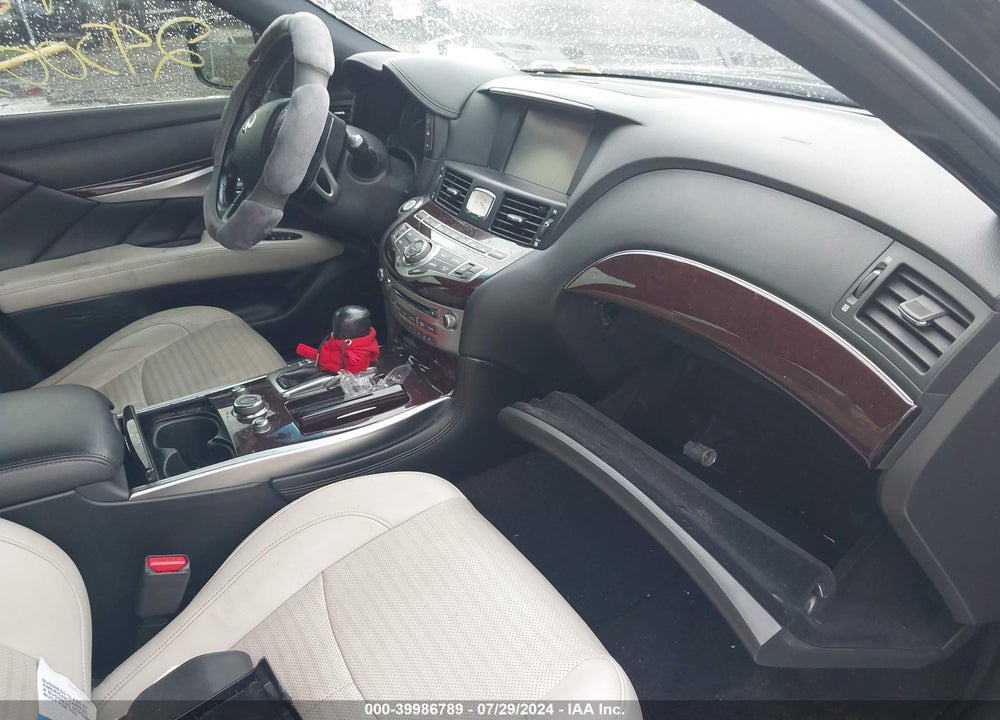 2014 INFINITI Q70 3.7X VIN: JN1BY1AR2EM320685