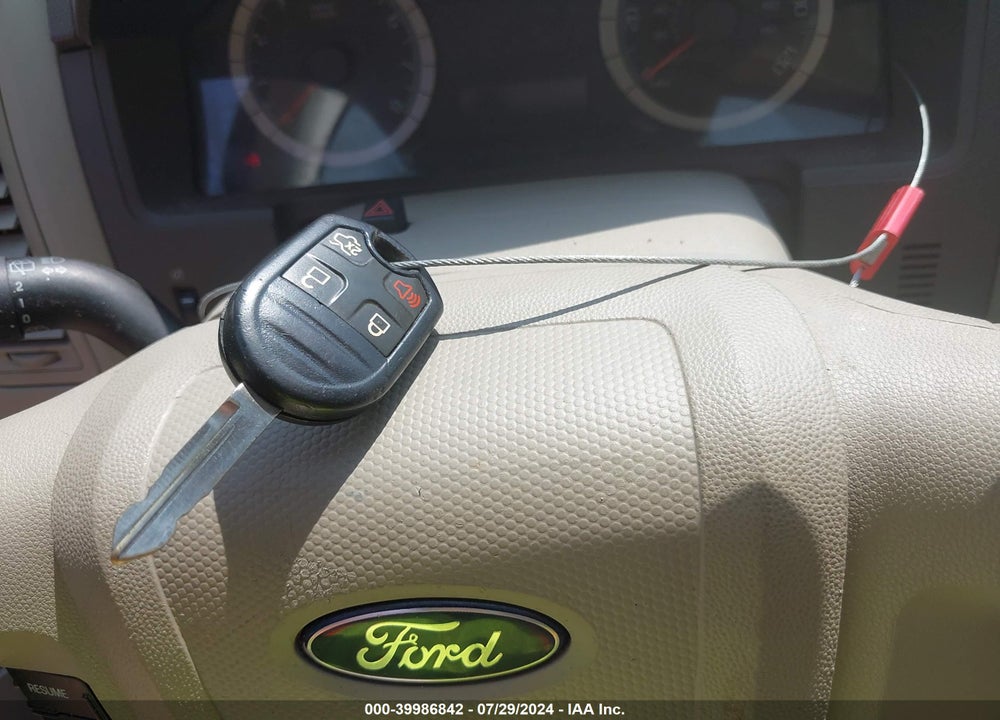 2008 FORD ESCAPE XLT VIN: 1FMCU03Z08KA21096