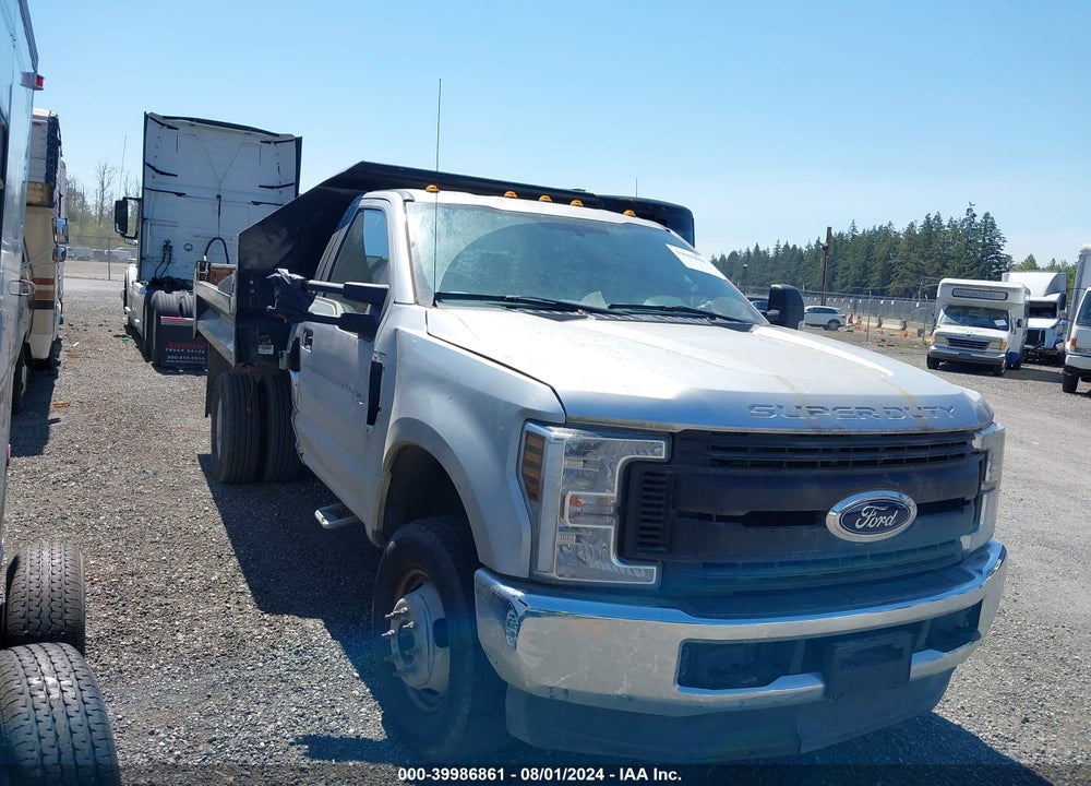 2019 FORD F-350 CHASSIS XL VIN: 1FDRF3H64KED71213