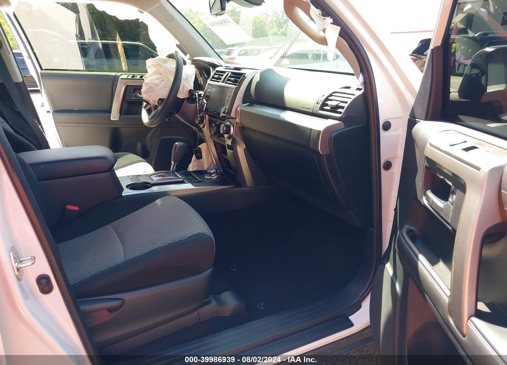 2024 TOYOTA 4RUNNER SR5 VIN: JTEMU5JR0R6262493