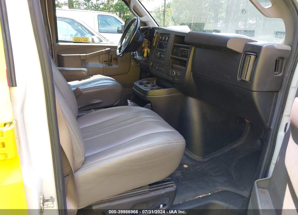 2020 CHEVROLET EXPRESS CARGO RWD 2500 REGULAR WHEELBASE WT VIN: 1GCWGAFG5L1238120