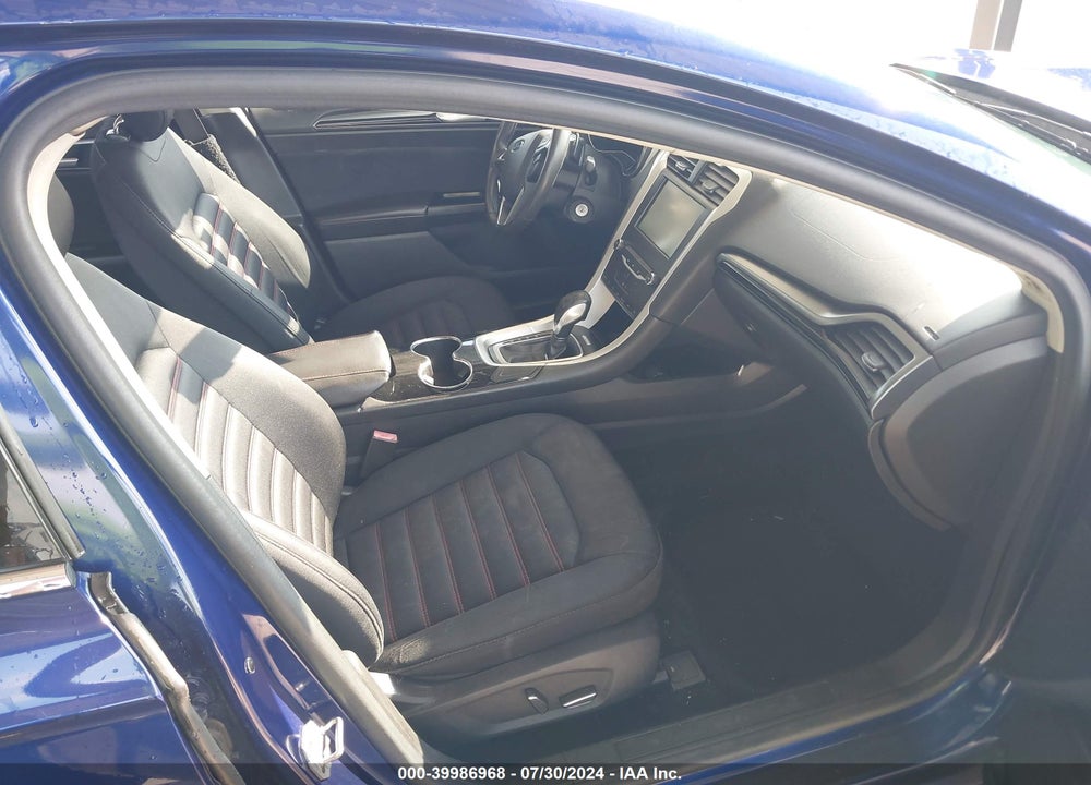 2015 FORD FUSION SE VIN: 3FA6P0H98FR106185