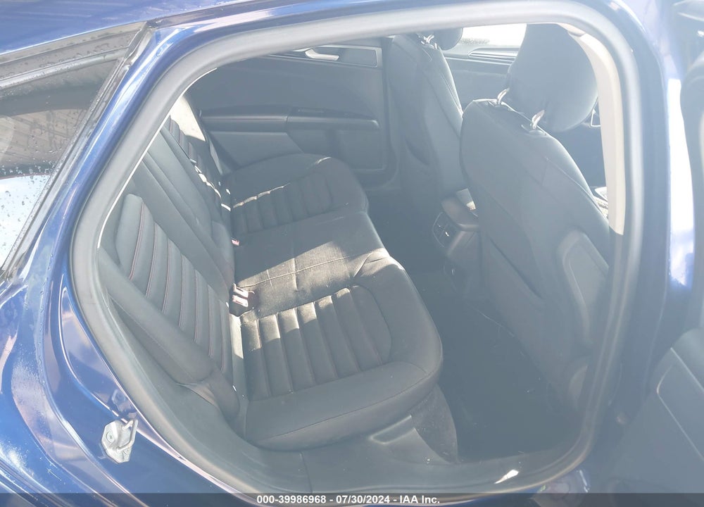 2015 FORD FUSION SE VIN: 3FA6P0H98FR106185