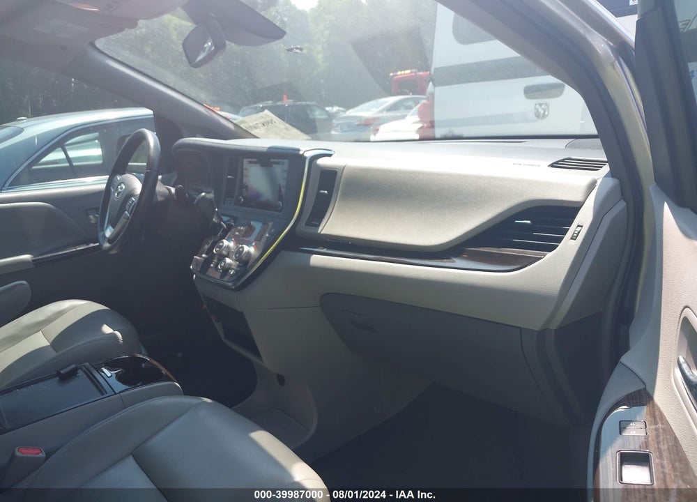2019 TOYOTA SIENNA XLE 8 PASSENGER VIN: 5TDYZ3DC5KS001949