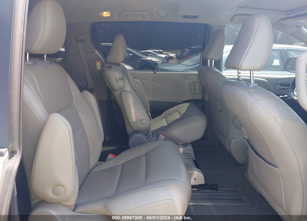 2019 TOYOTA SIENNA XLE 8 PASSENGER VIN: 5TDYZ3DC5KS001949