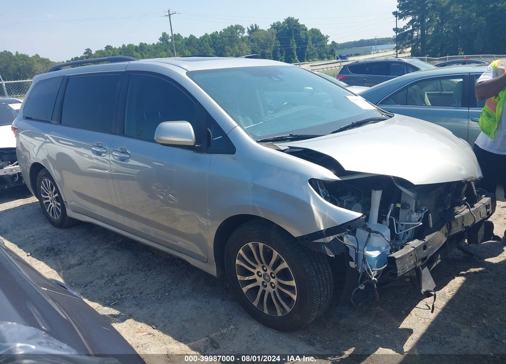 2019 TOYOTA SIENNA XLE 8 PASSENGER VIN: 5TDYZ3DC5KS001949