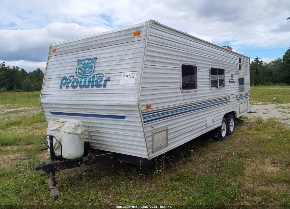 2003 FLEETWOOD TRAVEL TRAILER VIN: 1EC1Z252432805213