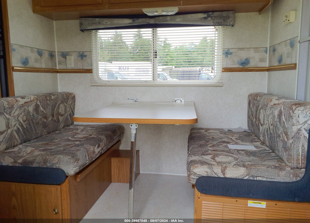 2003 FLEETWOOD TRAVEL TRAILER VIN: 1EC1Z252432805213