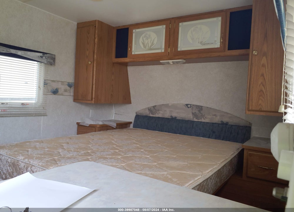 2003 FLEETWOOD TRAVEL TRAILER VIN: 1EC1Z252432805213