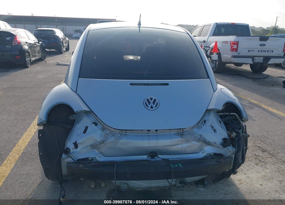 2010 VOLKSWAGEN NEW BEETLE 2.5L VIN: 3VWPG3AG8AM013811