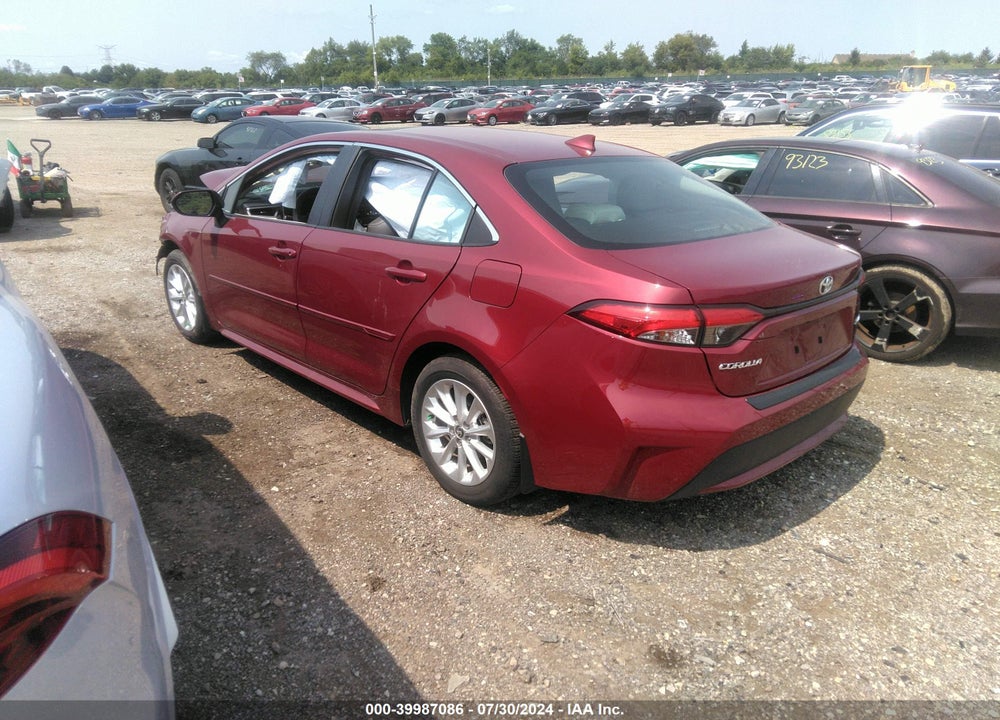 2022 TOYOTA COROLLA XLE VIN: 5YFFPMAE2NP350640