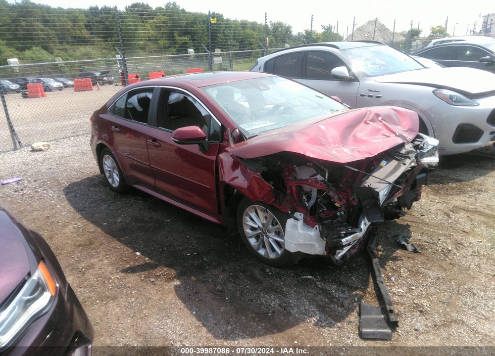 2022 TOYOTA COROLLA XLE VIN: 5YFFPMAE2NP350640