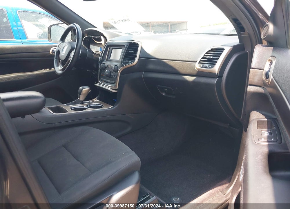 2017 JEEP GRAND CHEROKEE LAREDO 4X4 VIN: 1C4RJFAG5HC632215