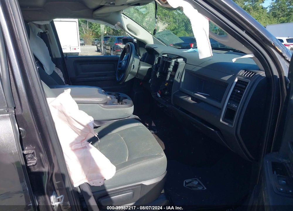 2015 RAM 1500 EXPRESS VIN: 1C6RR7KT4FS781042