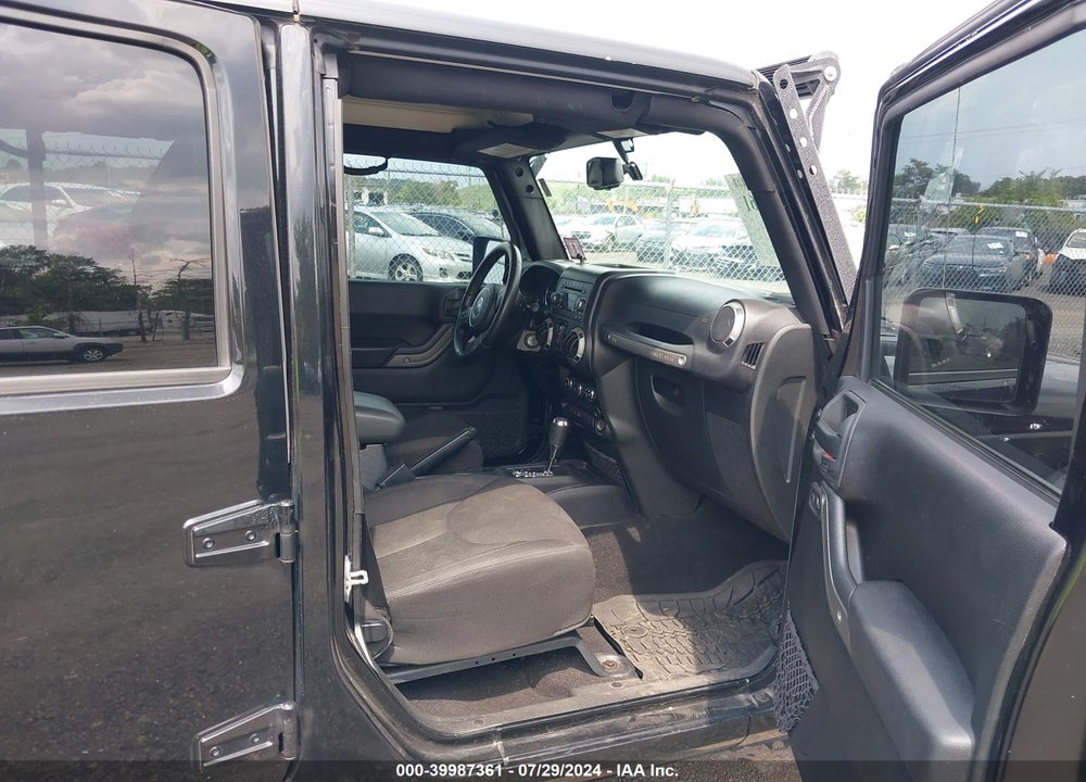 2015 JEEP WRANGLER UNLIMITED SPORT VIN: 1C4BJWDG3FL642266