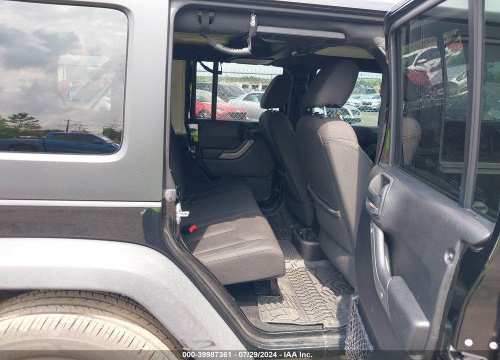 2015 JEEP WRANGLER UNLIMITED SPORT VIN: 1C4BJWDG3FL642266