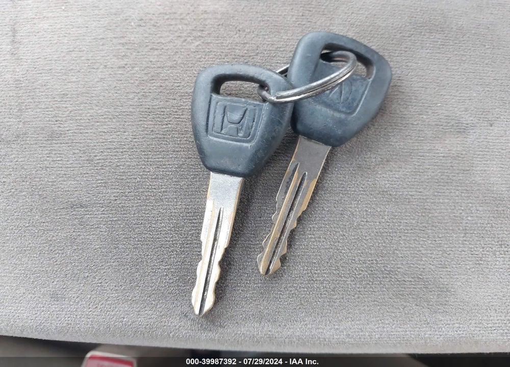 2001 HONDA ACCORD 3.0 EX VIN: 1HGCG225X1A031993