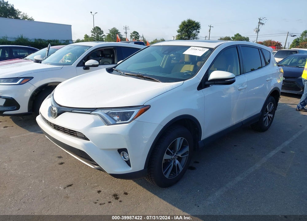 2018 TOYOTA RAV4 XLE VIN: JTMWFREV2JJ209303