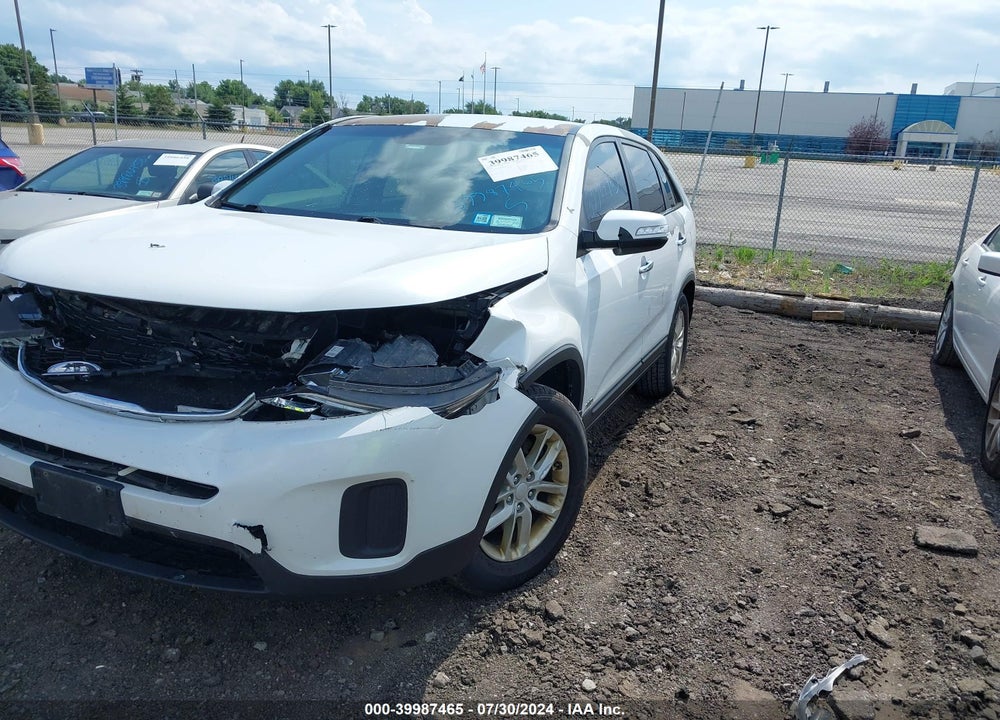 2014 KIA SORENTO LX VIN: 5XYKTCA61EG487635