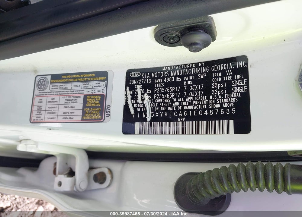 2014 KIA SORENTO LX VIN: 5XYKTCA61EG487635