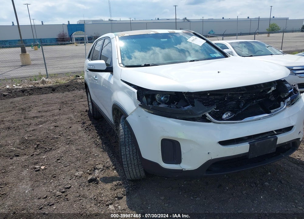 2014 KIA SORENTO LX VIN: 5XYKTCA61EG487635