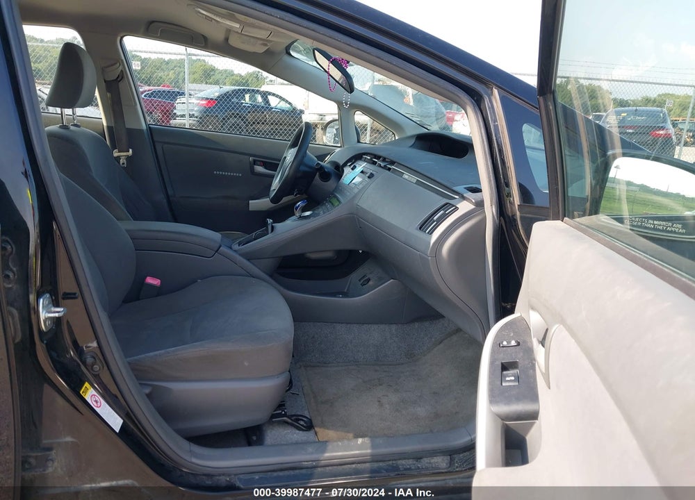 2011 TOYOTA PRIUS TWO VIN: JTDKN3DU6B1368673