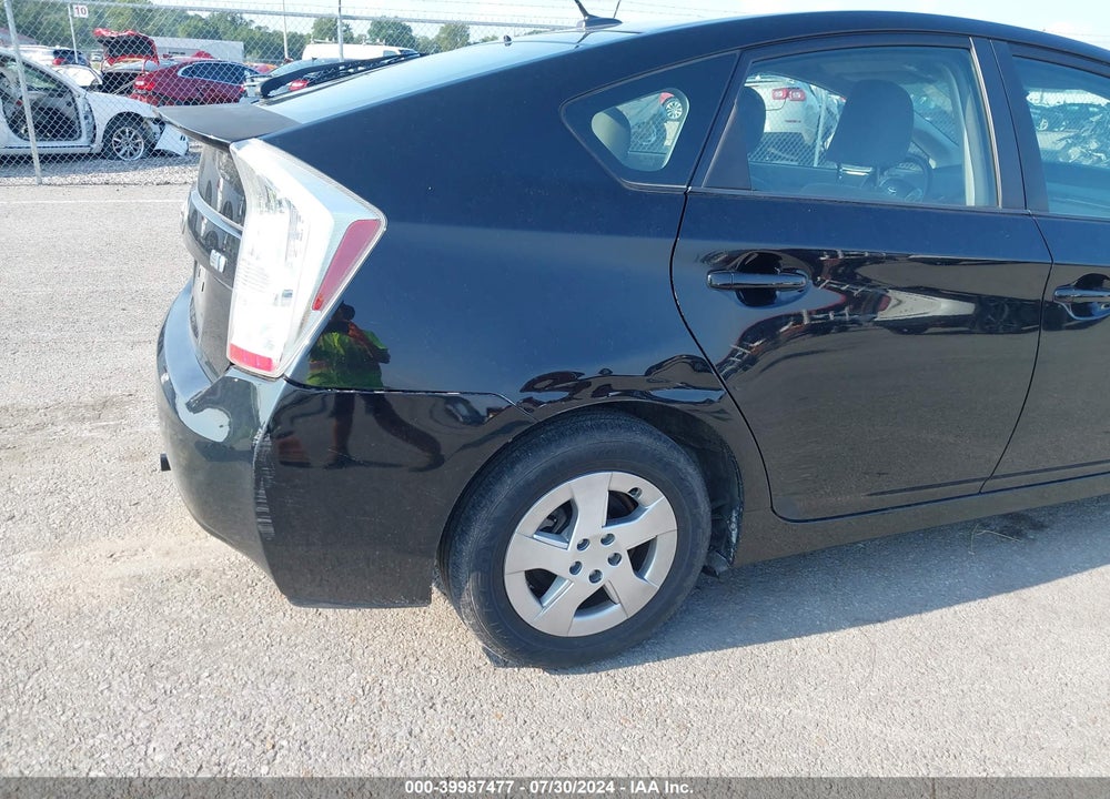 2011 TOYOTA PRIUS TWO VIN: JTDKN3DU6B1368673