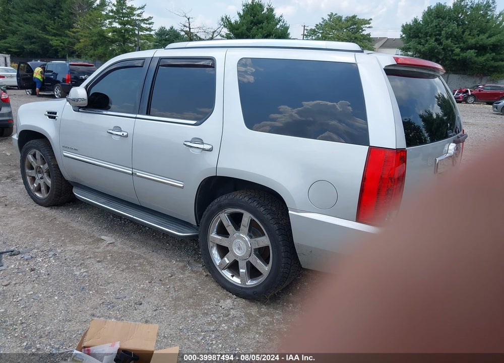 2011 CADILLAC ESCALADE LUXURY VIN: 1GYS4BEF5BR133464