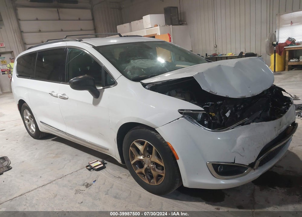 2017 CHRYSLER PACIFICA TOURING L VIN: 2C4RC1BG0HR784888