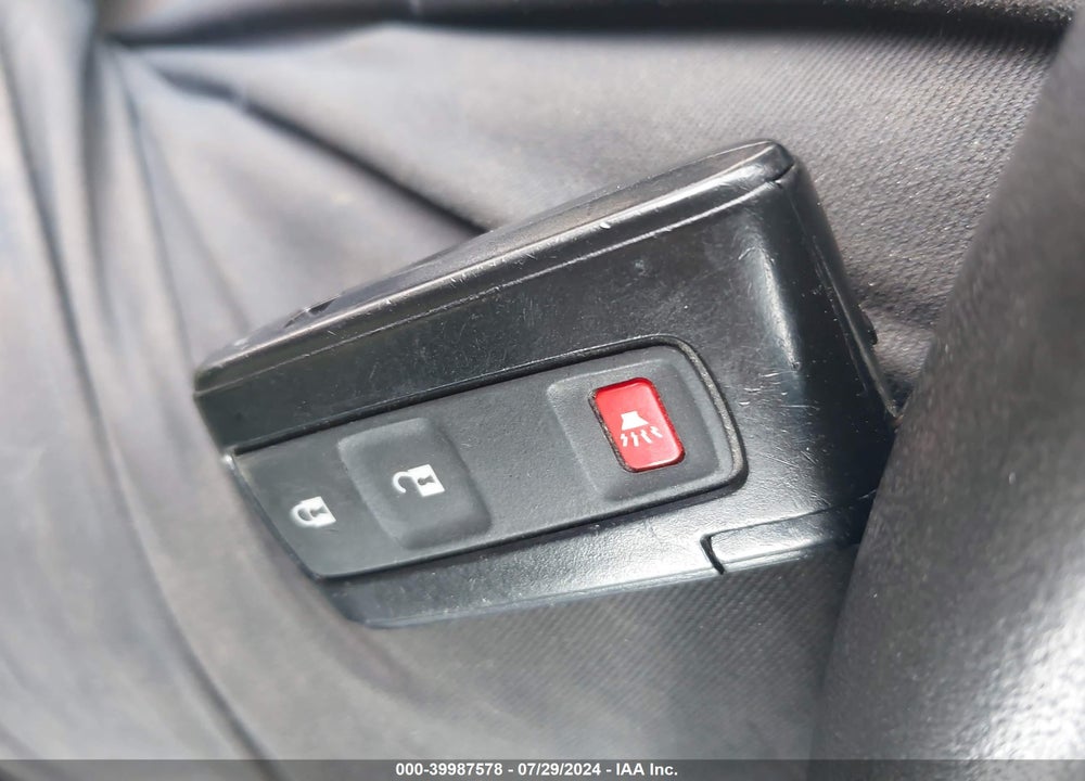 2005 TOYOTA PRIUS VIN: JTDKB20U853050961