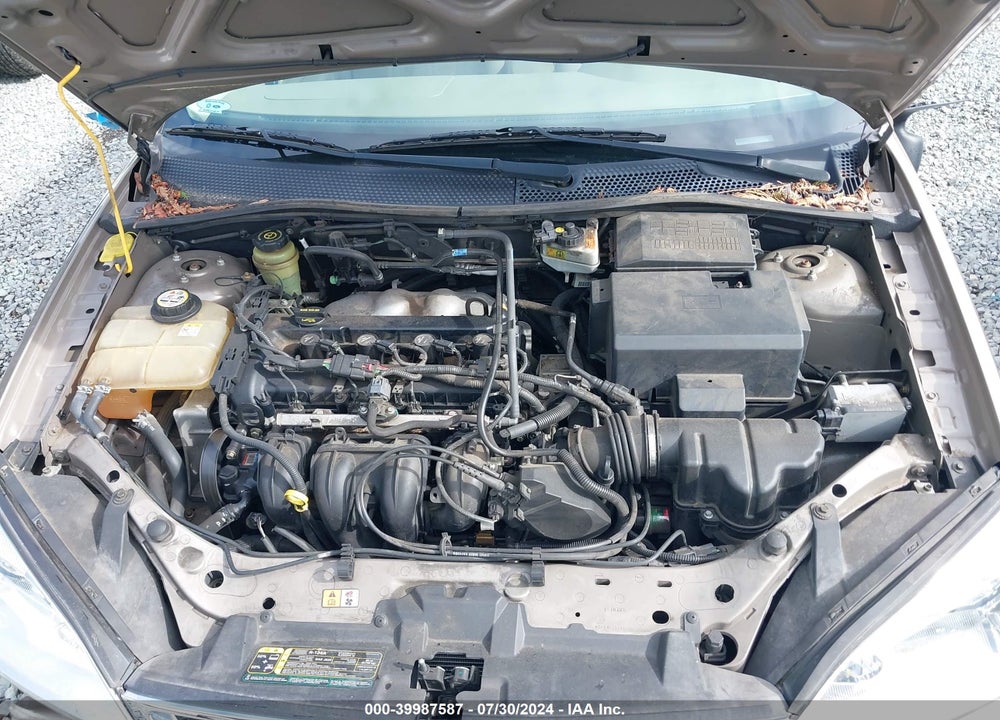 2005 FORD FOCUS ZX4 VIN: 1FAHP34N55W259261