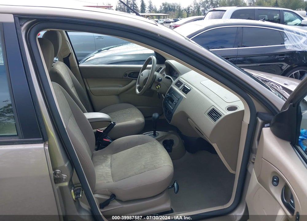 2005 FORD FOCUS ZX4 VIN: 1FAHP34N55W259261