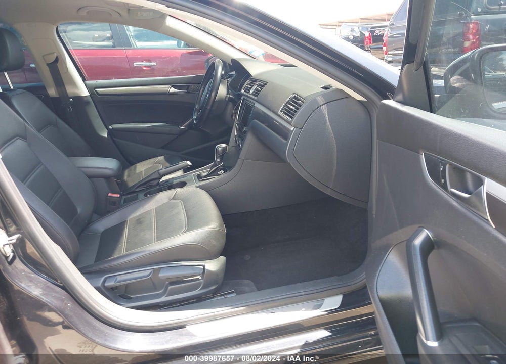 2017 VOLKSWAGEN PASSAT 1.8T R-LINE VIN: 1VWDT7A33HC083862