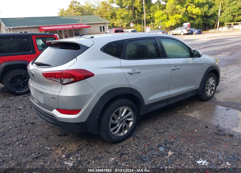 2018 HYUNDAI TUCSON SE VIN: KM8J2CA41JU693202