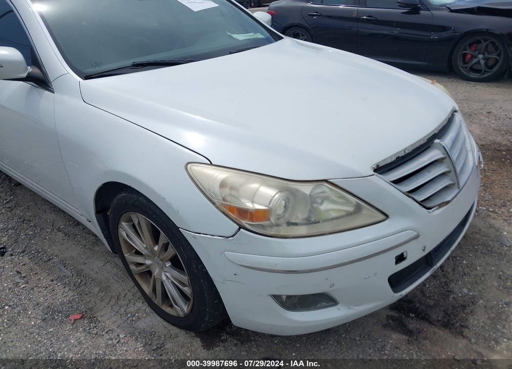 2011 HYUNDAI GENESIS 3.8 VIN: KMHGC4DE0BU122013