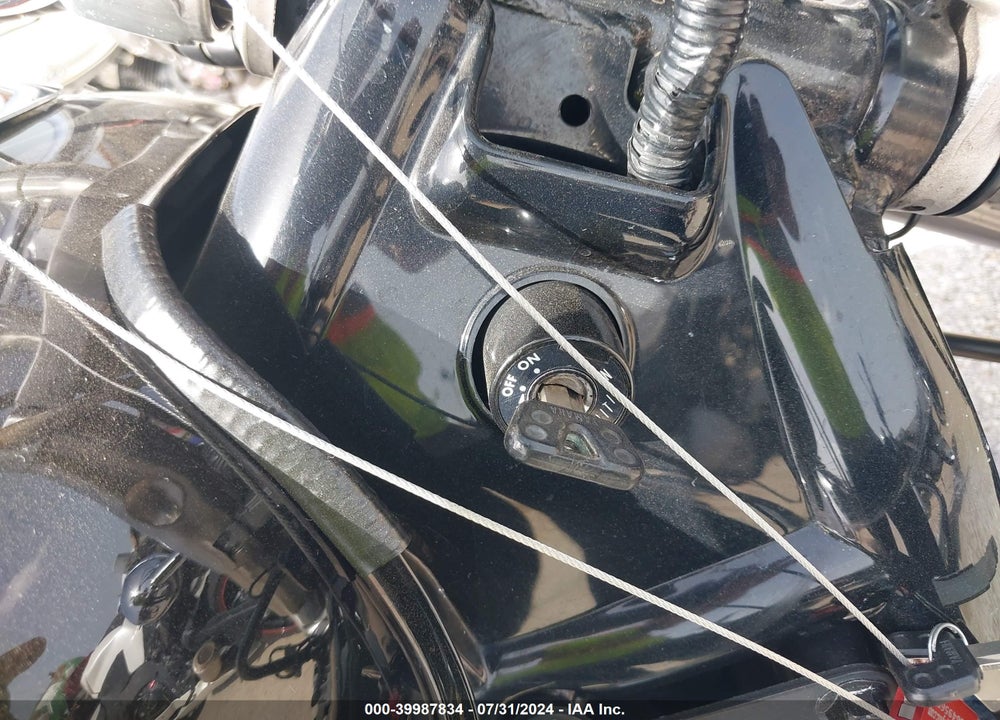 2004 YAMAHA XVS1100 A VIN: JYAVP11E94A052093