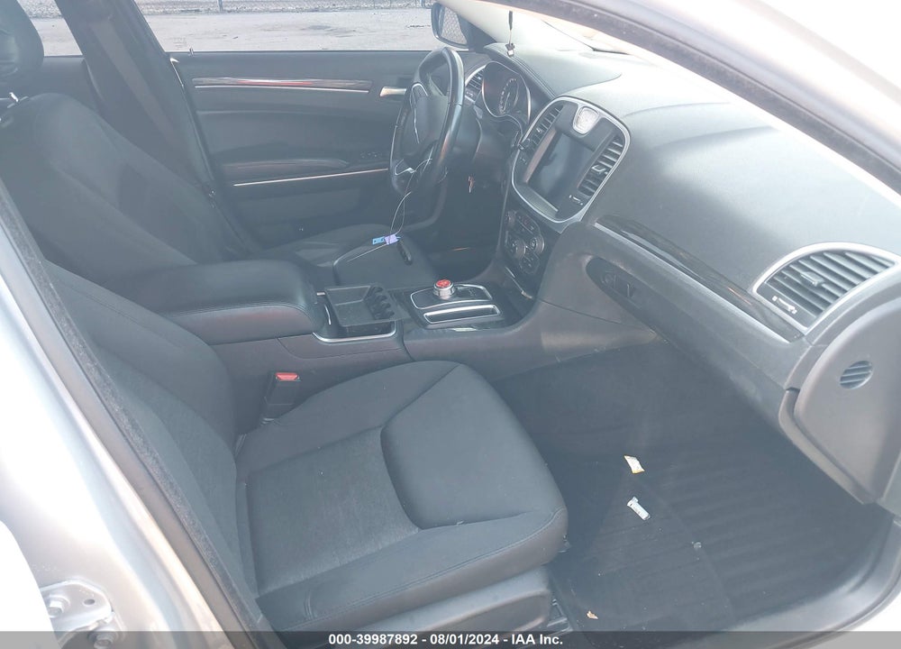 2020 CHRYSLER 300 TOURING VIN: 2C3CCAAG9LH137528