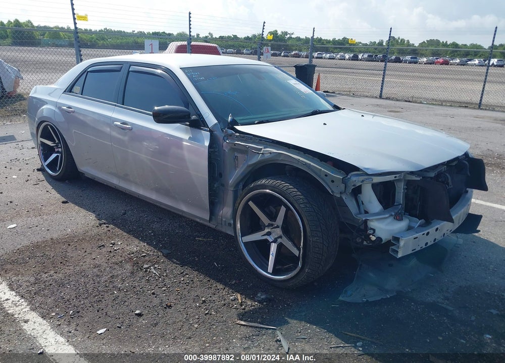 2020 CHRYSLER 300 TOURING VIN: 2C3CCAAG9LH137528